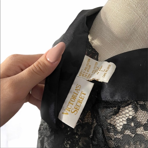 Vintage Victoria's Secret Gold Label Black Lace Buttoned Top, Size: L - Picture 3 of 3